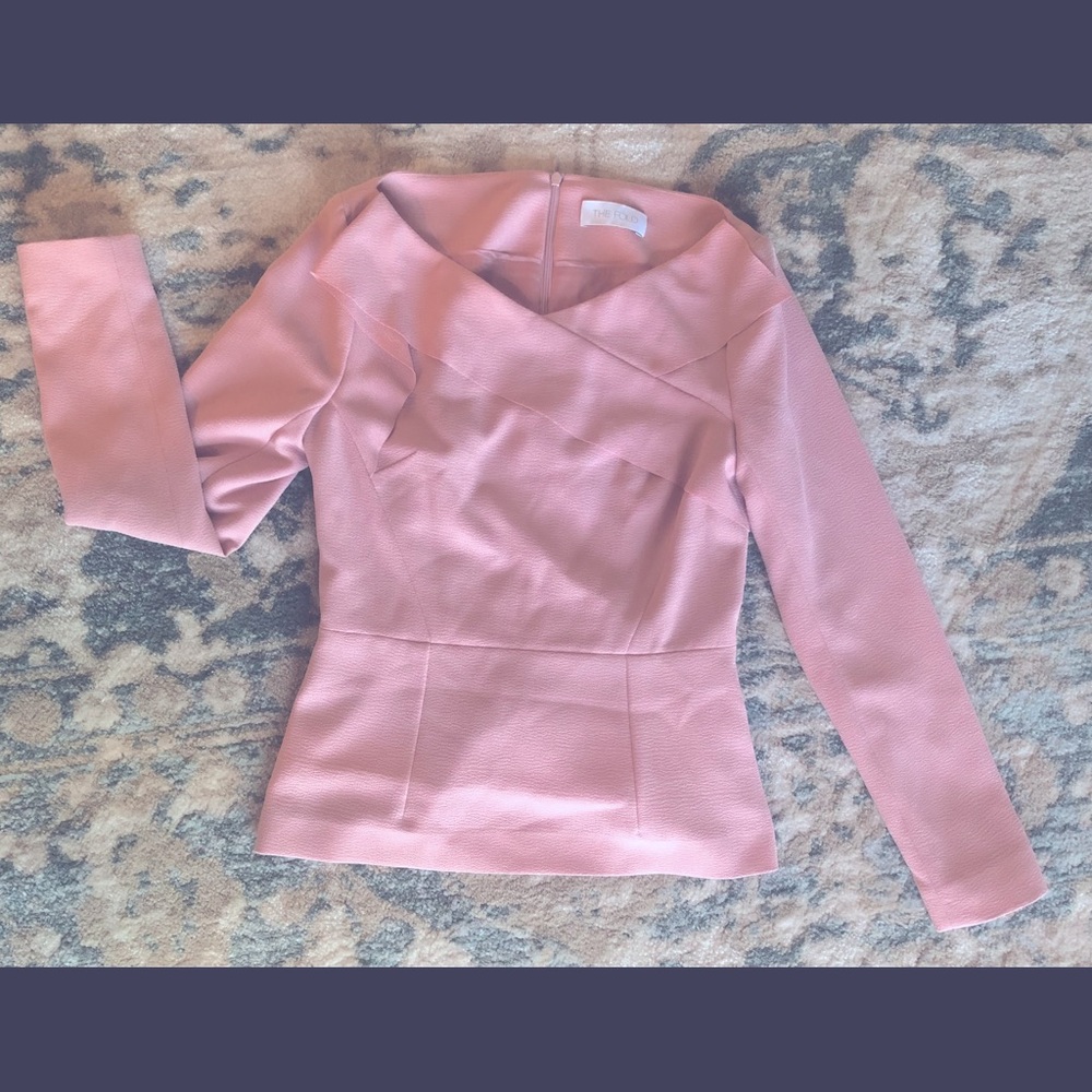 Beautiful pink “the fold “ subtle peplum top. Tops from the fold